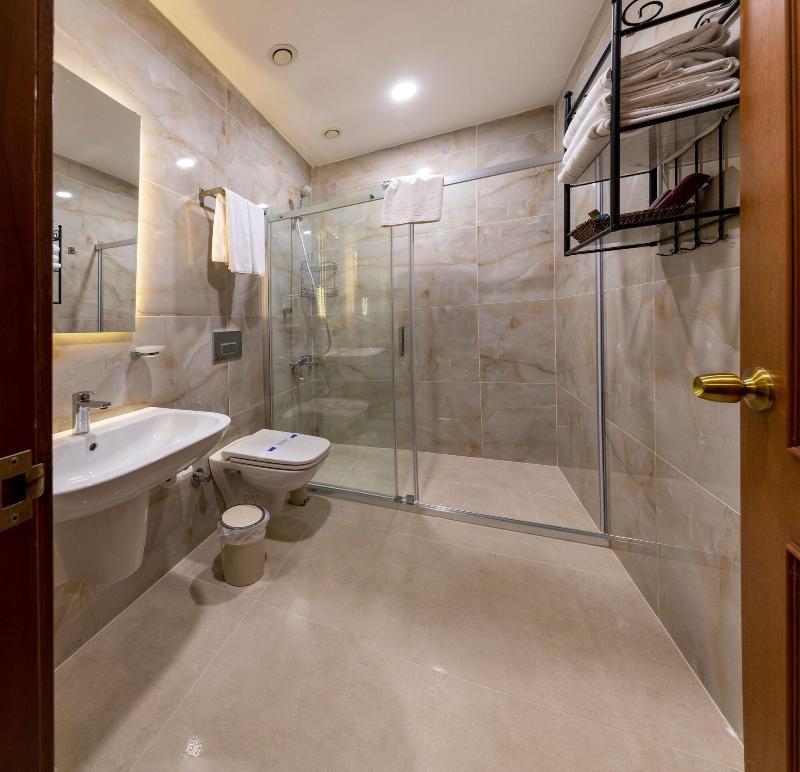 Royan Suites Istanbul Exterior photo